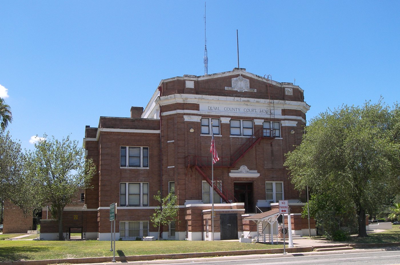 The Duval County Courthouse in San Diego, Texas, a Classical Revival building where the Parr political machine once operated.